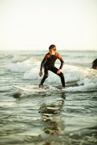 Surfeur Plage des Dunes à Brétignolles sur mer Destination surf