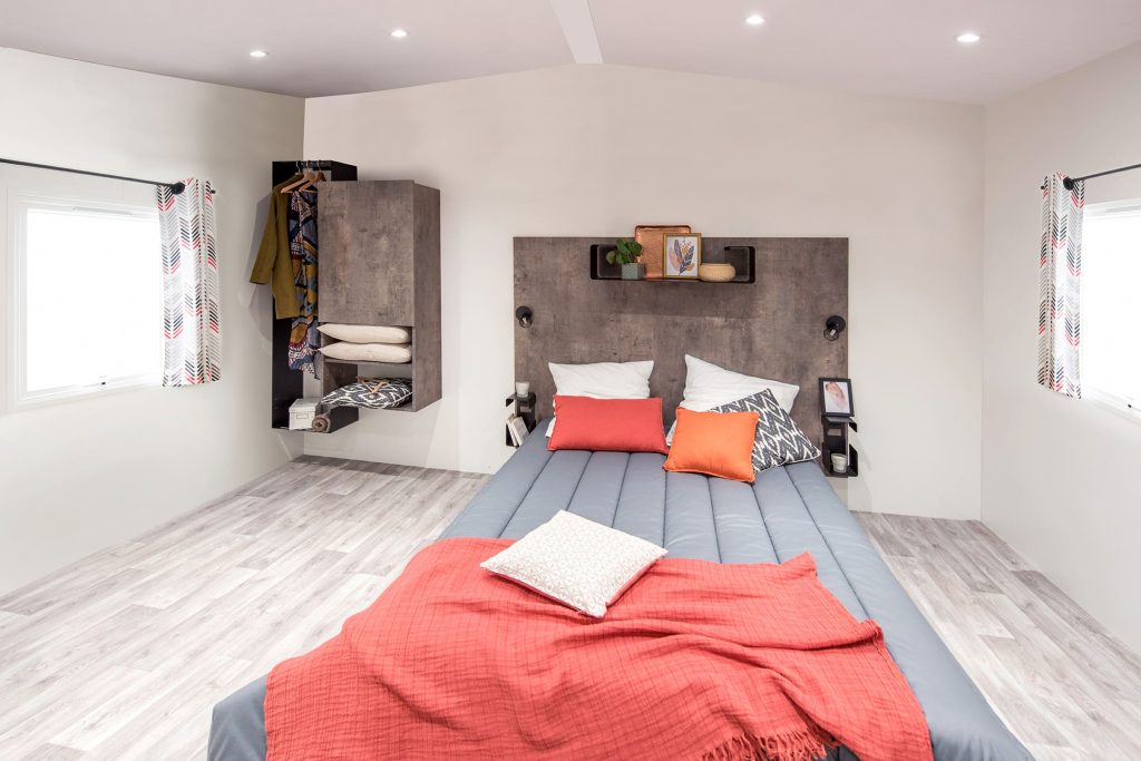 Chambre pour 2 personnes de la location mobil-home PMR du Camping L'EDEN à Brétignolles