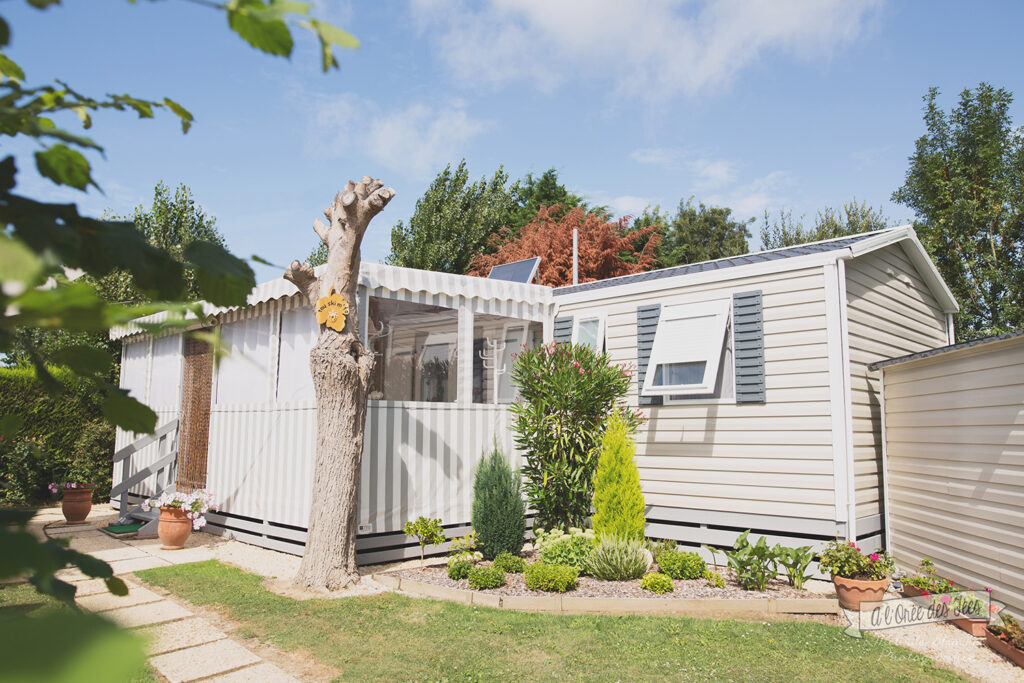 Mobile-home du camping l'Eden avec emplacement spacieux et calme